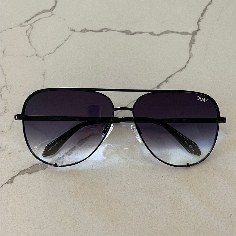 Women’s Quay Sunglasses (oversized)